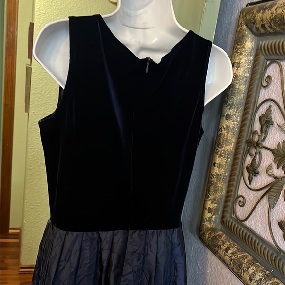 VTG Jessica Howard Elegant Black Velvet Dress/ Jacket  Button Details Sz 10P - Picture 7 of 16